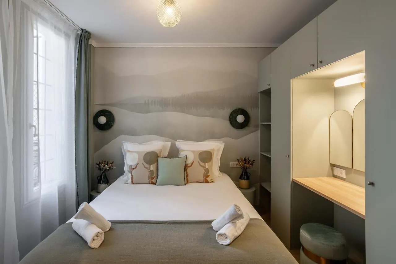 The Liberty Green Suite Paris Apartment