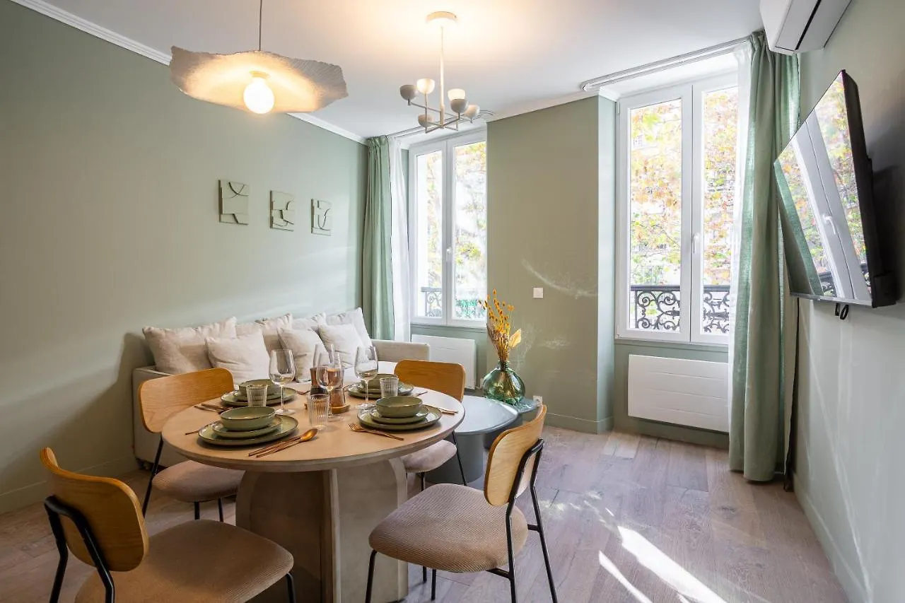 Apartment The Liberty Green Suite Paris